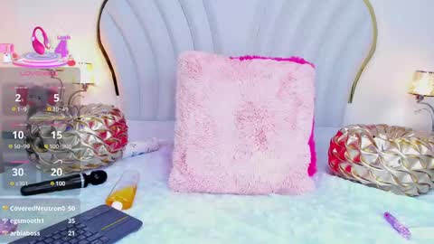 NahiaraReina  online show from February 9, 2025, 4:29 pm