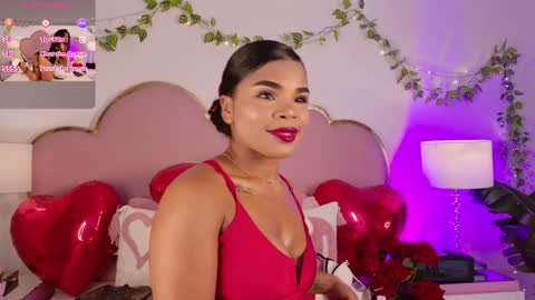 NahiaraReina  online show from February 14, 2026, 1:41 pm