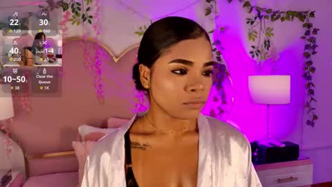 NahiaraReina  online show from March 15, 2026, 1:17 pm