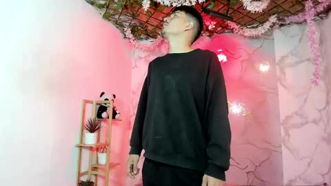 nahomi_hot2002 online show from May 11, 2026, 12:22 pm