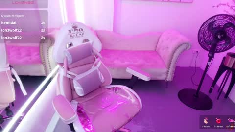 Snapshot of nahomi_velmont chatting on June 5, 2026, 9:42 pm nahomi_velmont online show from June 5, 2026, 9:42 pm