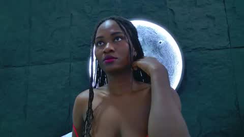 Snapshot of nahomi_williams_ chatting on February 18, 2026, 12:12 pm Nahomi online show from February 18, 2026, 12:12 pm