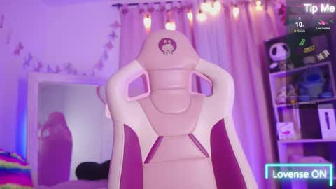 nahomy 2308 online show from May 30, 2026, 1:52 pm