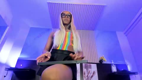 nahomy_james25 online show from February 11, 2026, 12:48 am