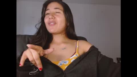 Snapshot of nahomy_rain chatting on February 26, 2026, 1:43 pm online show from February 26, 2026, 1:43 pm