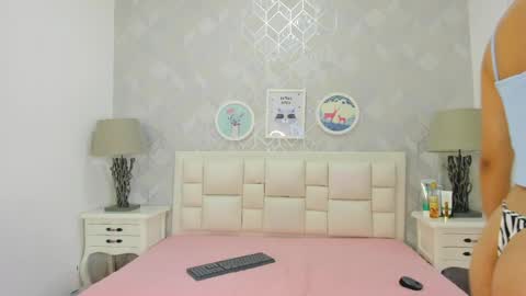 Snapshot of naia_cox chatting on April 8, 2026, 3:39 am naia_cox online show from April 8, 2026, 3:39 am