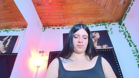 Naia x online show from February 12, 2026, 8:15 pm