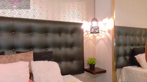 naiaramasson_ online show from February 10, 2026, 12:31 pm