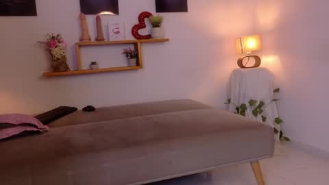 nairagold_ online show from May 15, 2026, 11:34 pm