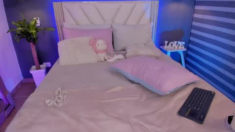 Naisha Ford online show from April 9, 2026, 6:19 am