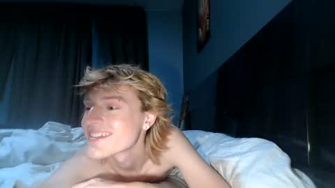 naivetwinkuseme online show from July 16, 2026, 4:29 am