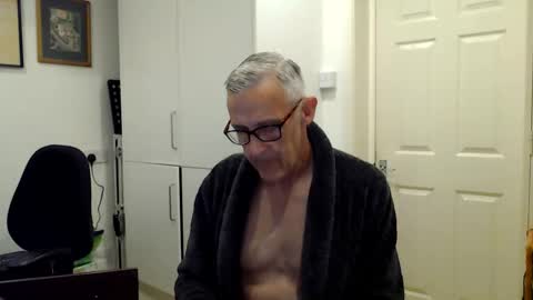 Snapshot of nakedcarpenteruk chatting on May 21, 2026, 10:50 pm nakedcarpenteruk online show from May 21, 2026, 10:50 pm