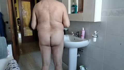 Snapshot of nakednudist72 chatting on May 3, 2026, 9:48 am Naked Naturist online show from May 3, 2026, 9:48 am