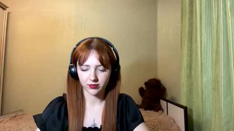 Snapshot of nakitawiggin chatting on February 15, 2026, 10:03 am Luna online show from February 15, 2026, 10:03 am