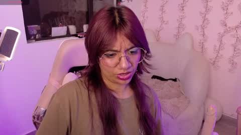 nami_usagi online show from April 15, 2026, 7:54 pm