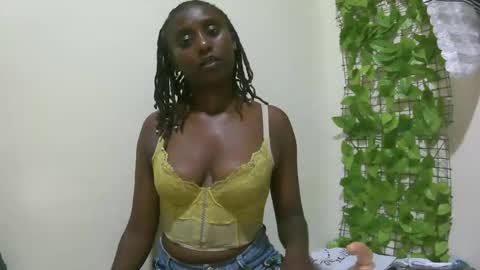 nana2095 online show from June 1, 2026, 7:48 pm