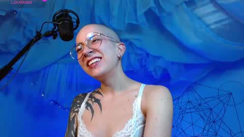 Alma  Maria online show from September 13, 2025, 5:29 am