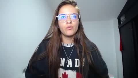 Snapshot of nanna_yoshi chatting on January 21, 2025, 2:11 am nanna yoshi online show from January 21, 2025, 2:11 am