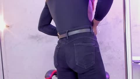 Naomi Blair online show from March 30, 2026, 3:51 am