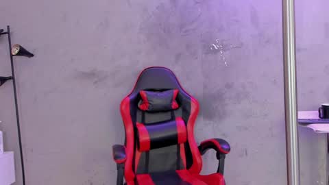 Naomi Blair online show from April 4, 2026, 3:05 am