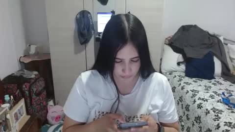 naomi_d online show from April 20, 2026, 10:11 pm