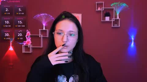 naomi_fox__ online show from May 1, 2026, 8:24 pm
