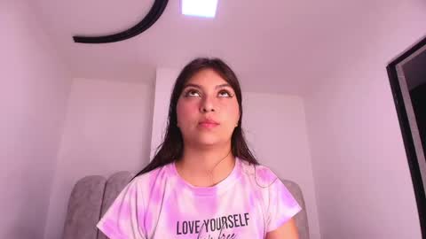 Snapshot of naomi_sun24 chatting on April 15, 2026, 11:50 am naomi online show from April 15, 2026, 11:50 am