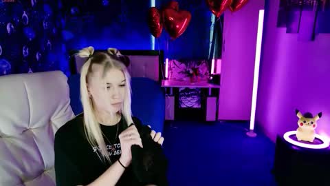 naomihita online show from February 13, 2026, 12:23 pm