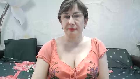 naomimolligan online show from April 17, 2026, 11:46 am