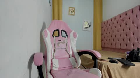 Snapshot of naomis_35 chatting on November 7, 2025, 7:47 pm naomis_35 online show from November 7, 2025, 7:47 pm