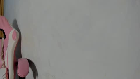 Snapshot of naomis_35 chatting on November 19, 2025, 7:14 pm naomis_35 online show from November 19, 2025, 7:14 pm