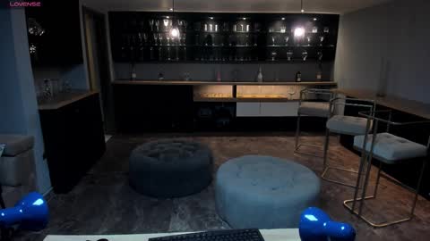 Naomi online show from November 28, 2025, 11:57 am