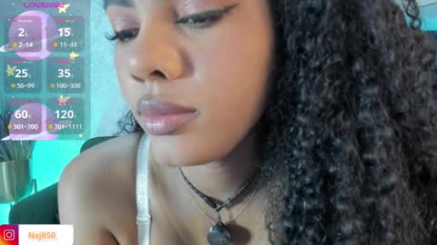 Naomi     online show from November 16, 2025, 4:40 am