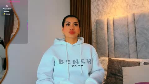 Naomy Smith online show from March 12, 2026, 10:54 am