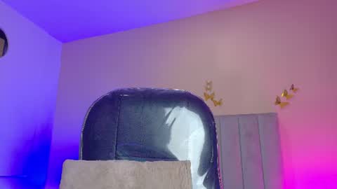 Snapshot of nascary_fox chatting on June 17, 2026, 12:29 pm Nascary Fox online show from June 17, 2026, 12:29 pm