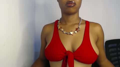 nasty_bella22 online show from May 10, 2026, 3:28 pm