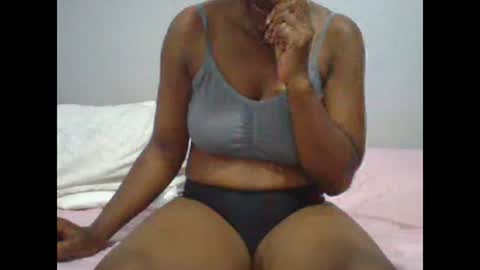 Snapshot of nasty_leenah chatting on February 8, 2025, 7:04 am nasty_leenah online show from February 8, 2025, 7:04 am