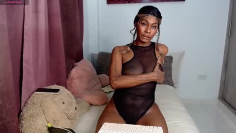 Snapshot of nastybrunette_ chatting on February 2, 2025, 12:09 am Julieth online show from February 2, 2025, 12:09 am