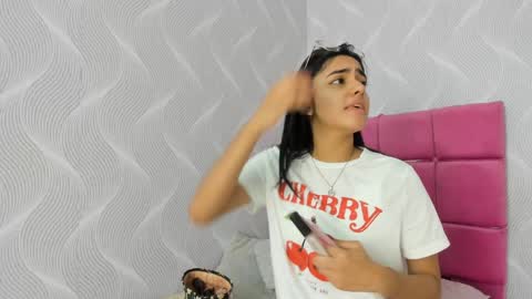 Snapshot of natalia_aguirre chatting on December 30, 2024, 12:20 pm Naty online show from December 30, 2024, 12:20 pm