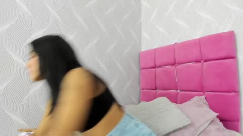 Snapshot of natalia_aguirre chatting on January 5, 2025, 6:56 pm Naty online show from January 5, 2025, 6:56 pm