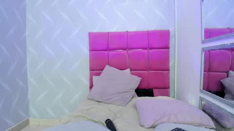 Snapshot of natalia_aguirre chatting on January 22, 2025, 6:31 pm Naty online show from January 22, 2025, 6:31 pm