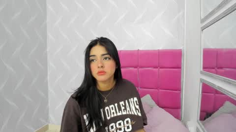 Snapshot of natalia_aguirre chatting on February 2, 2025, 12:46 pm Naty online show from February 2, 2025, 12:46 pm