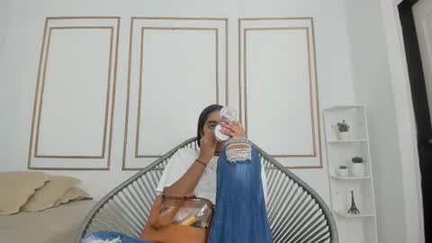 Snapshot of natalia_aguirre chatting on September 27, 2025, 12:21 pm Naty online show from September 27, 2025, 12:21 pm