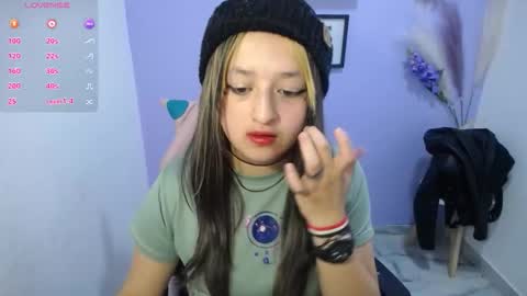 natalia_martinez18 online show from February 5, 2026, 11:37 am