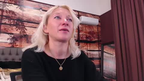 Natalie online show from December 15, 2025, 11:47 am