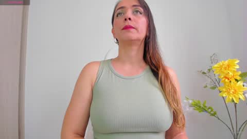 Snapshot of natalie_cowens chatting on December 21, 2024, 7:38 pm Natalie online show from December 21, 2024, 7:38 pm