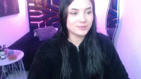 natalie  online show from May 18, 2026, 7:52 pm