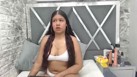 natalieevansx online show from November 14, 2025, 12:04 pm