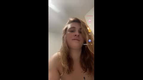 Snapshot of natalielynn4216 chatting on January 19, 2026, 12:36 am natalielynn4216 online show from January 19, 2026, 12:36 am