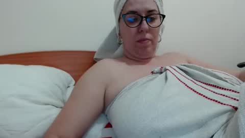 Snapshot of natally565656 chatting on February 14, 2025, 12:25 pm natally online show from February 14, 2025, 12:25 pm